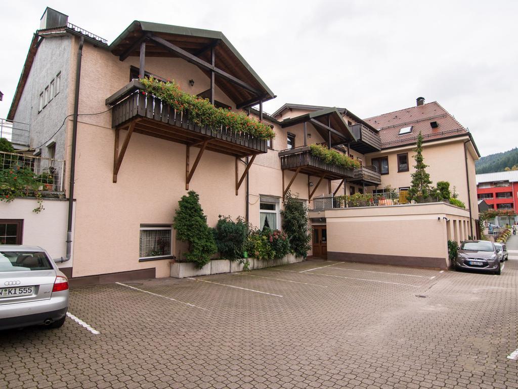 Hotel Restaurant Alte Linde Bad Wildbad Esterno foto