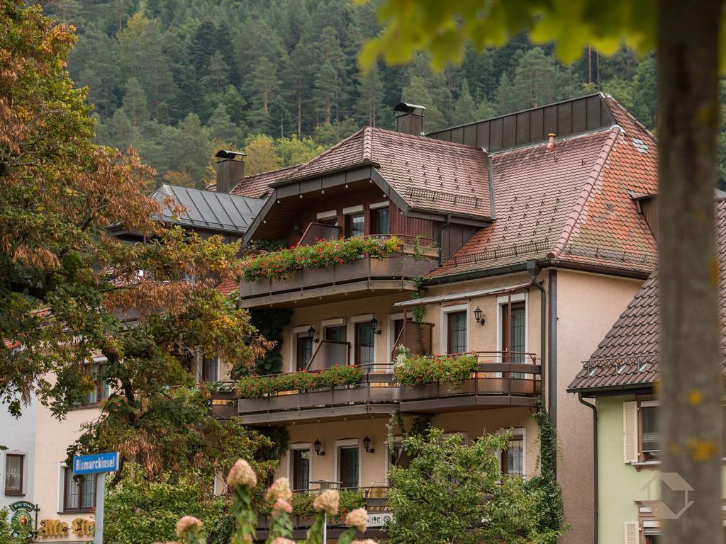 Hotel Restaurant Alte Linde Bad Wildbad Esterno foto