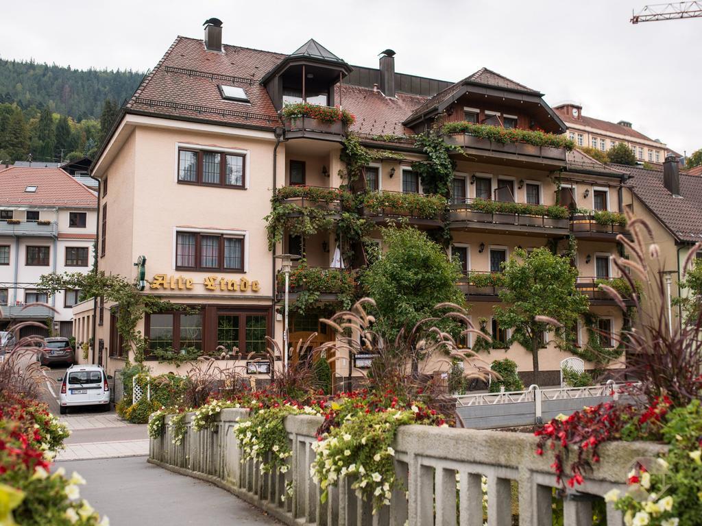 Hotel Restaurant Alte Linde Bad Wildbad Esterno foto