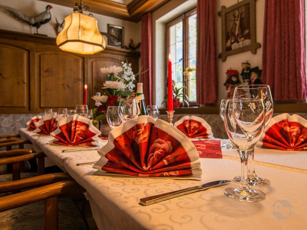 Hotel Restaurant Alte Linde Bad Wildbad Esterno foto