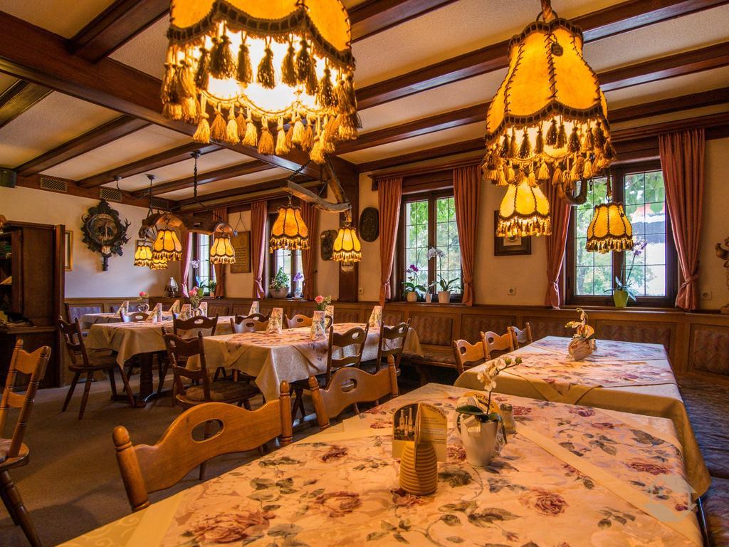 Hotel Restaurant Alte Linde Bad Wildbad Esterno foto