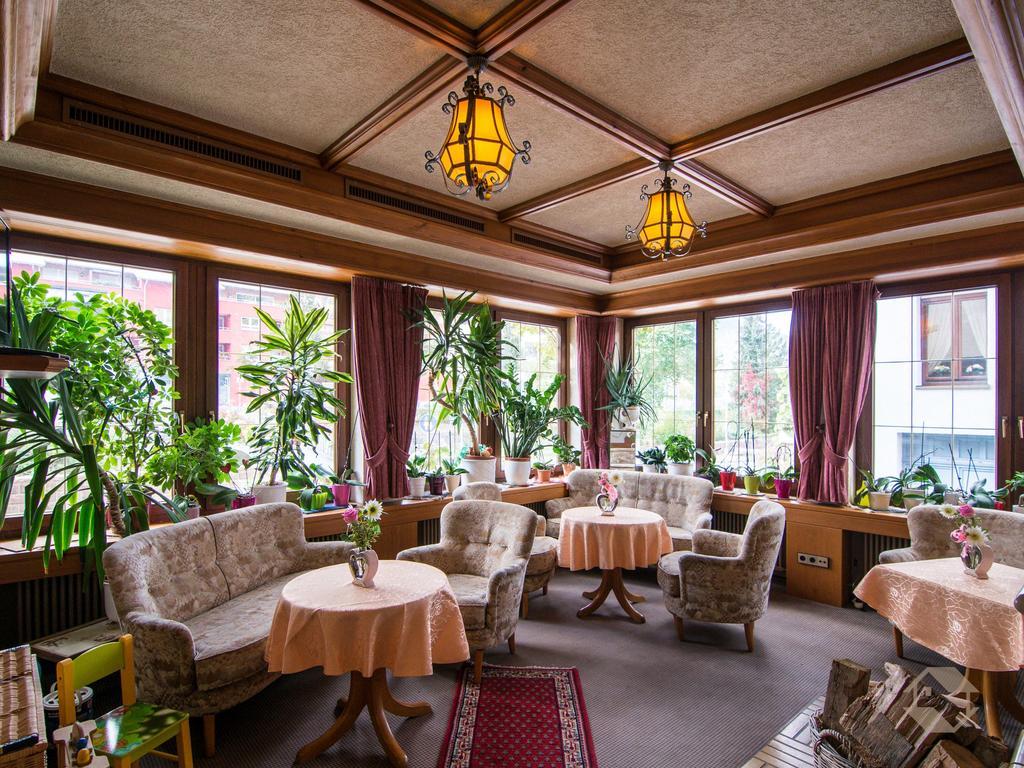 Hotel Restaurant Alte Linde Bad Wildbad Esterno foto