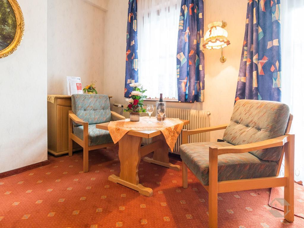 Hotel Restaurant Alte Linde Bad Wildbad Esterno foto