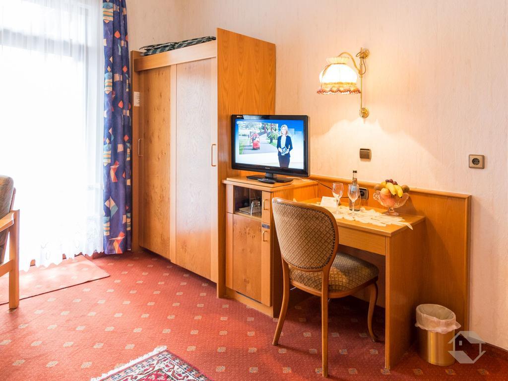 Hotel Restaurant Alte Linde Bad Wildbad Esterno foto