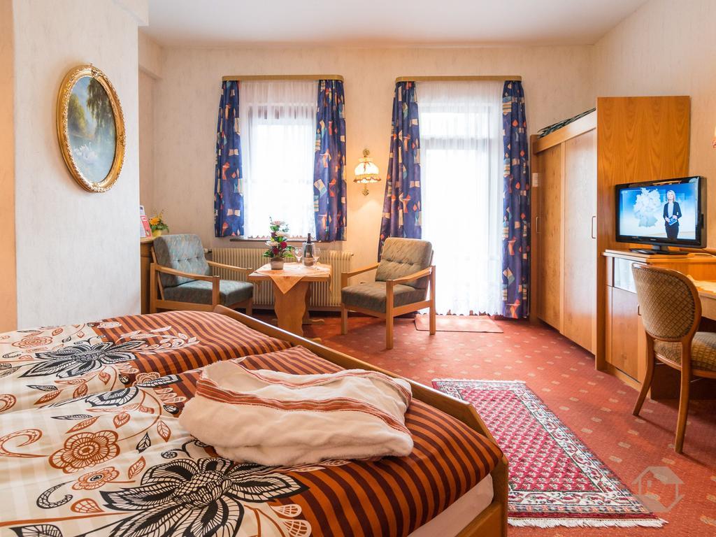 Hotel Restaurant Alte Linde Bad Wildbad Esterno foto