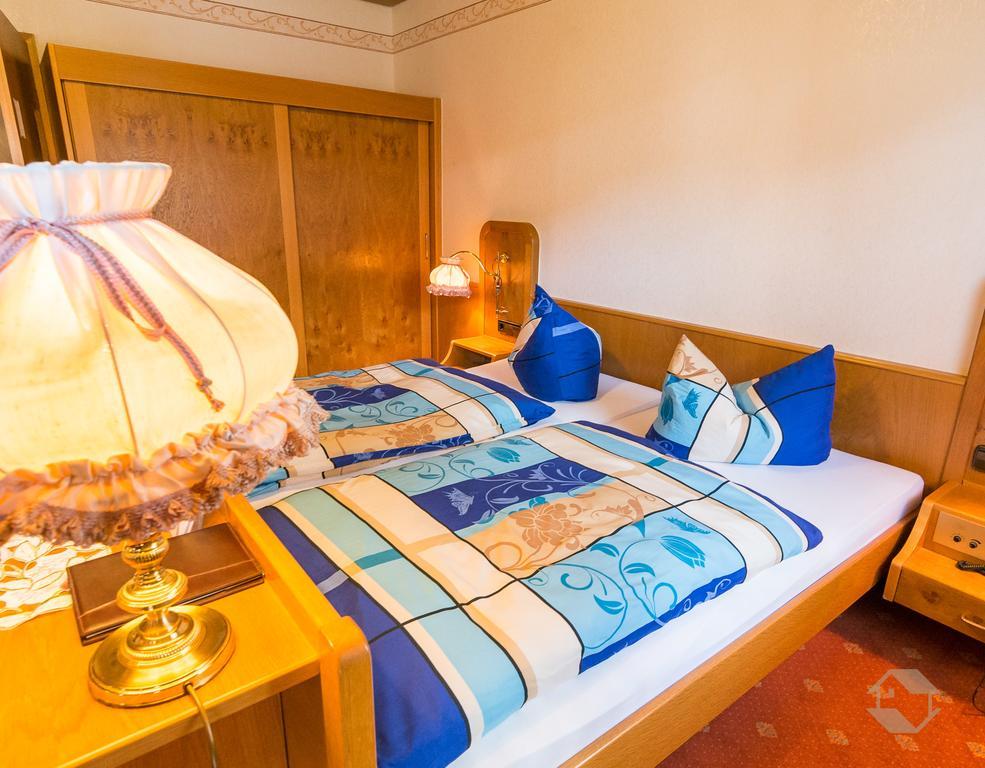 Hotel Restaurant Alte Linde Bad Wildbad Esterno foto