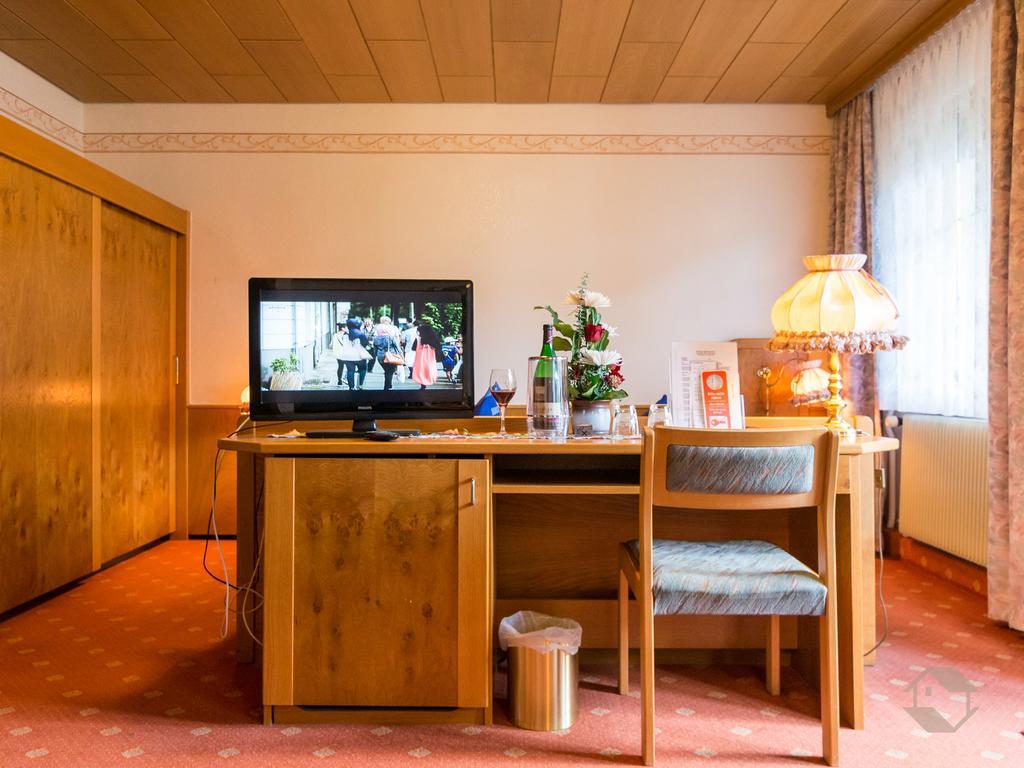 Hotel Restaurant Alte Linde Bad Wildbad Esterno foto